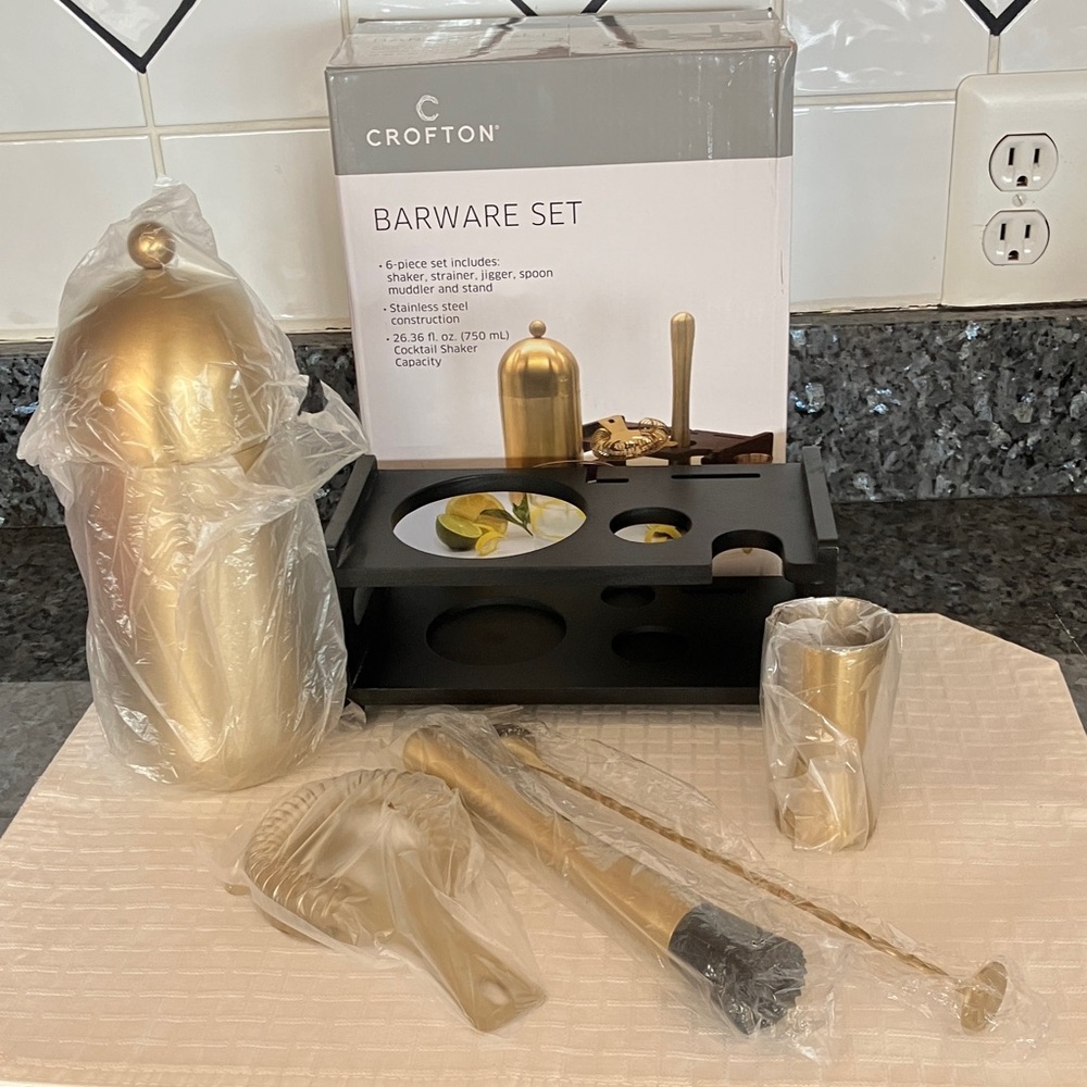 NWT Crofton Barware Set Of 6 Pieces Stainless Steel Construction